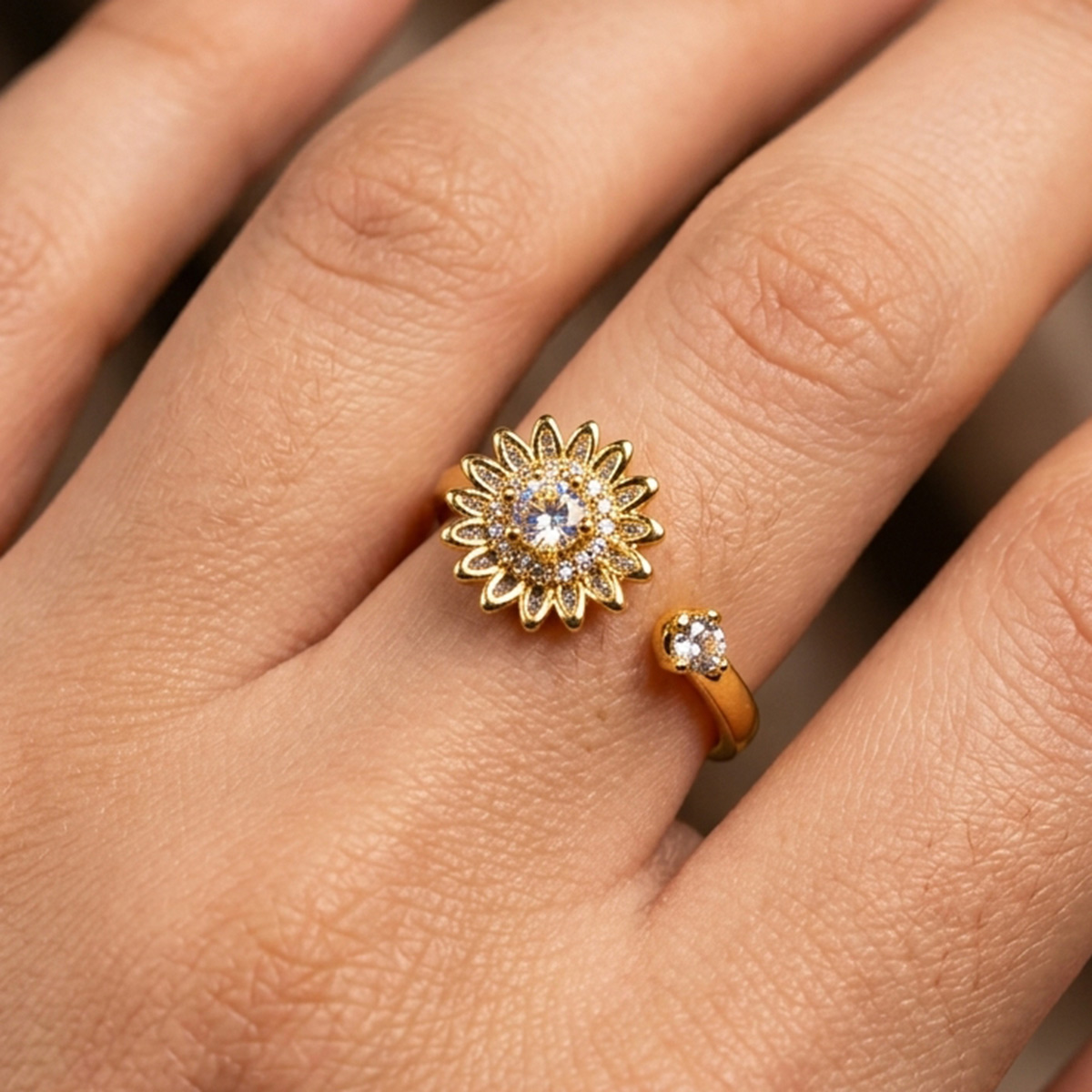 Ladies Finger Ring