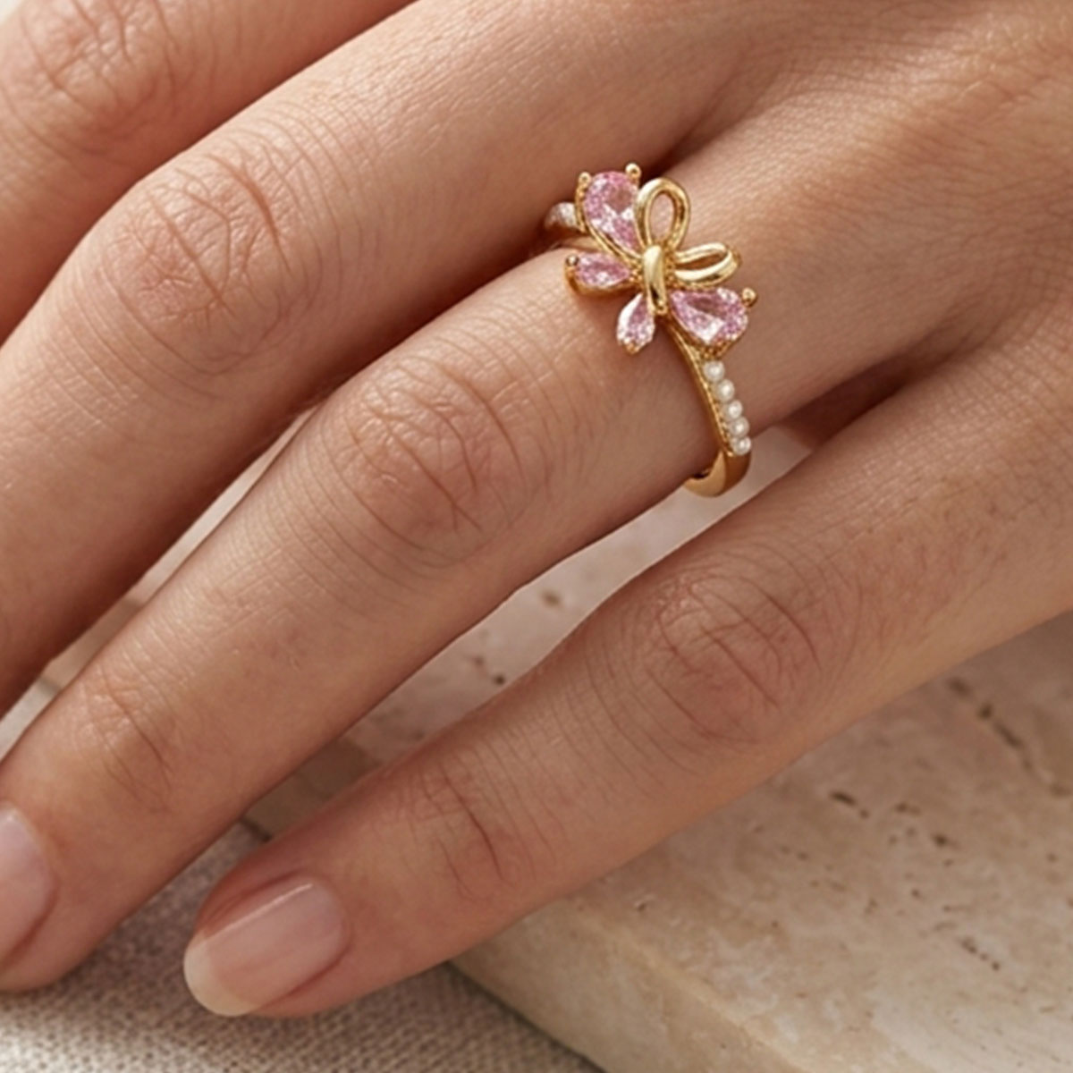 Ladies Finger Ring
