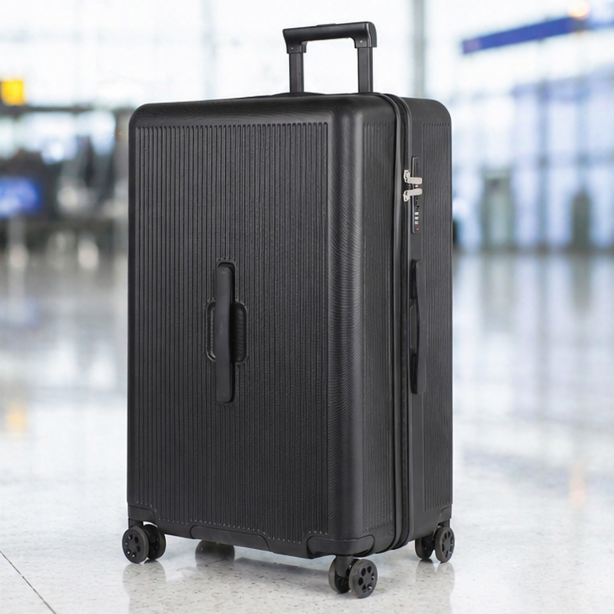 Hard Shell Plain Trolley Bag 28 Inch