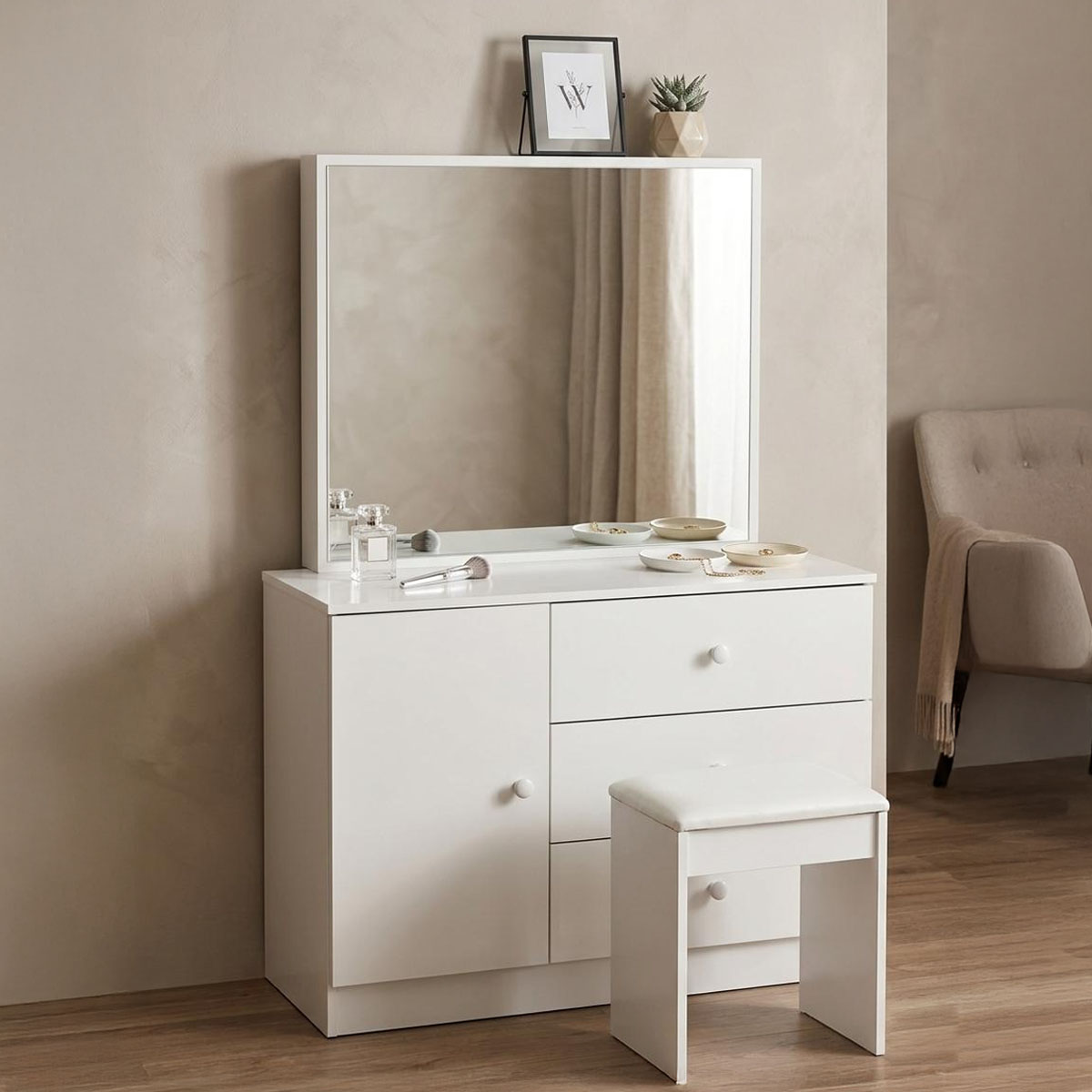 Modern Dressing Table