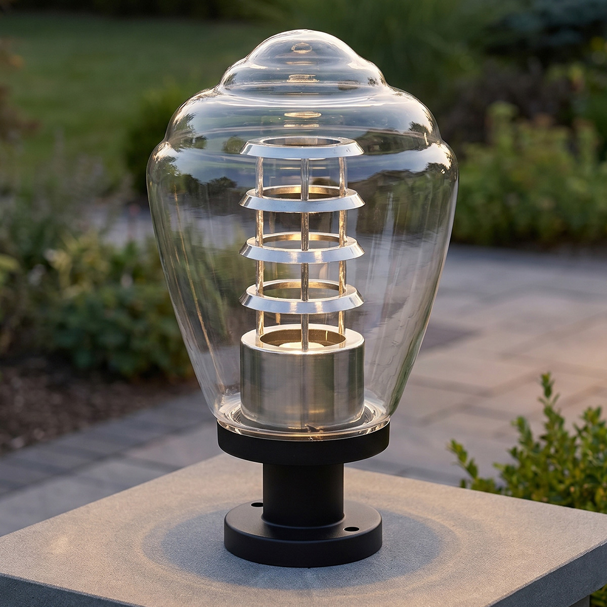 Modern Standing Garden Light