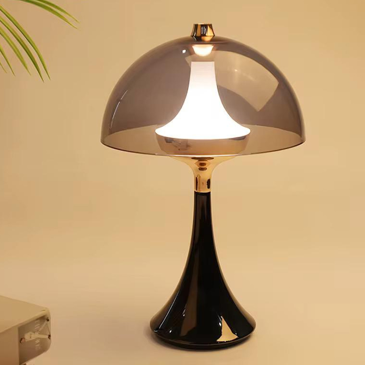 Metal Base Table Lamp