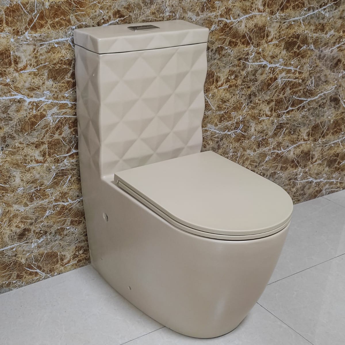 Water Closet 670X370X790