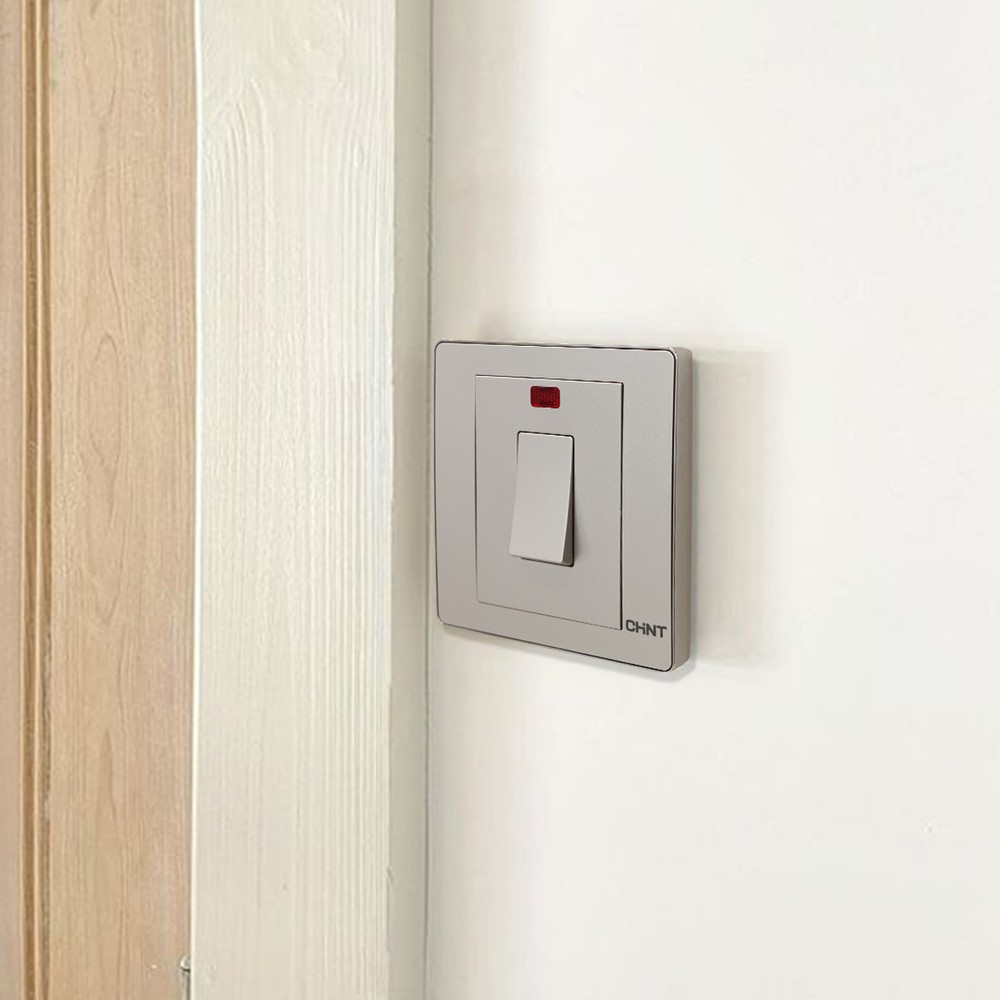 32A DP Switch 250V Chrome